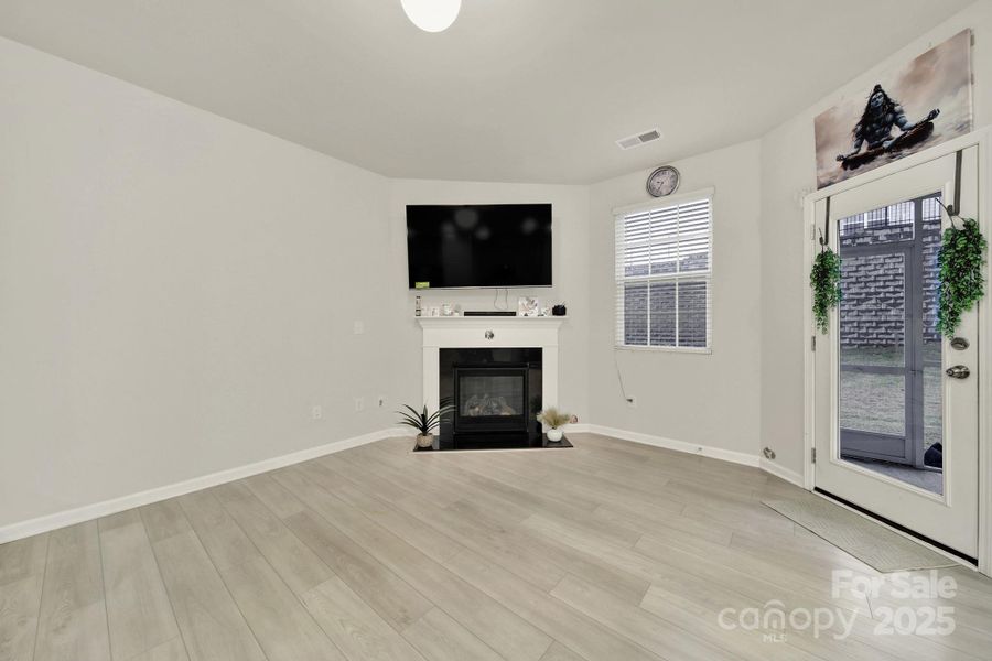 Spacious, unfurnished interior of a new home in Windhaven: Glen, Tega Cay (Image 22).