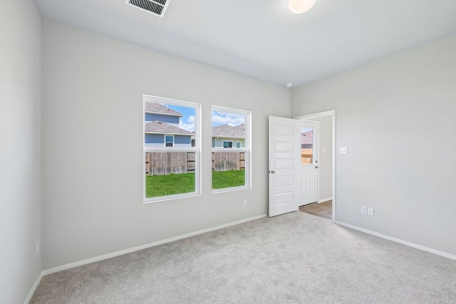 Spacious, unfurnished interior of a new home in Cascade, Liberty Hill (Image 15).