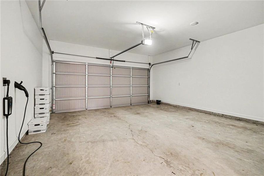 Spacious, unfurnished interior of a new home in Gates at Hamilton Grove, Marietta (Image 25).