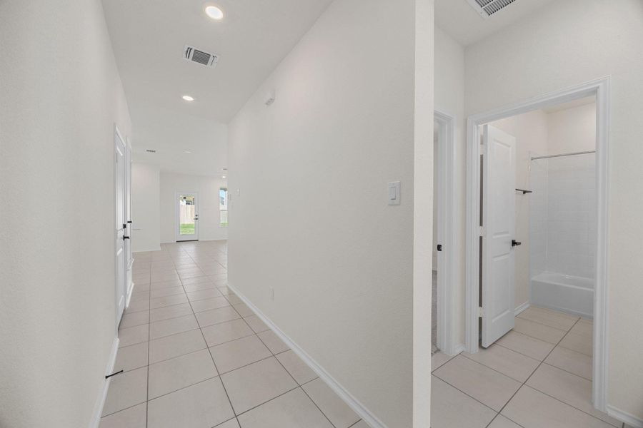 Spacious, unfurnished interior of a new home in Mustang Valley, Manor (Image 16).