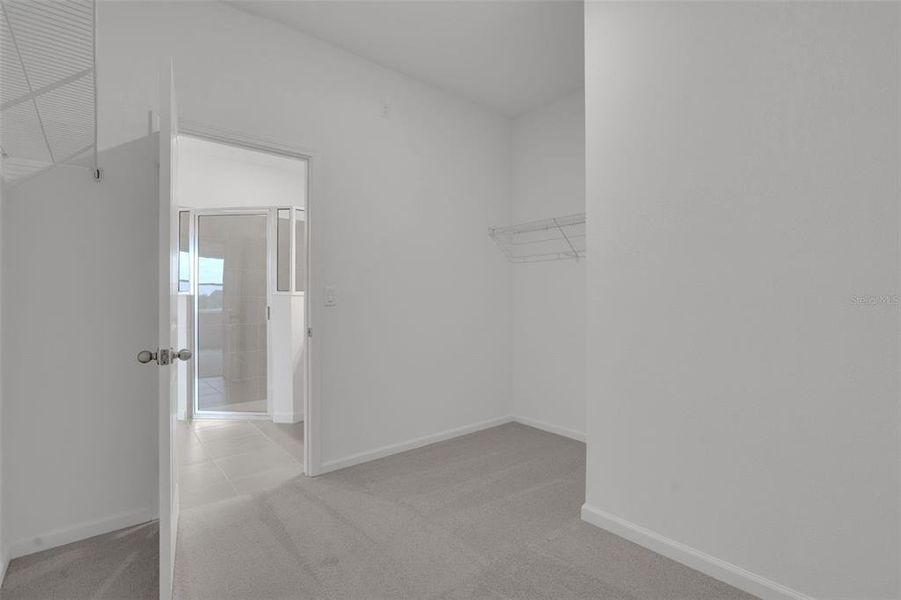 Spacious, unfurnished interior of a new home in Annabelle Estates, Winter Haven (Image 26).