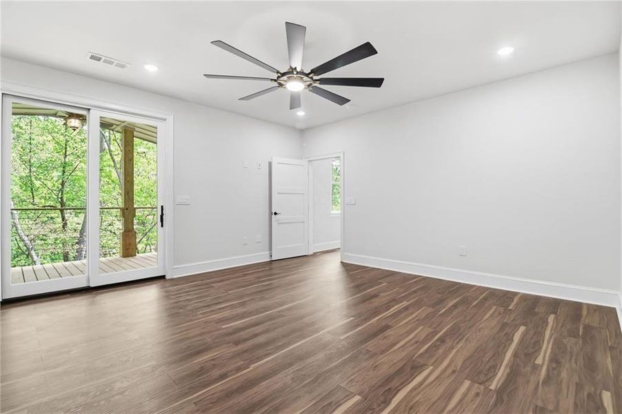 Spacious, unfurnished interior of a new home in , Acworth (Image 24).