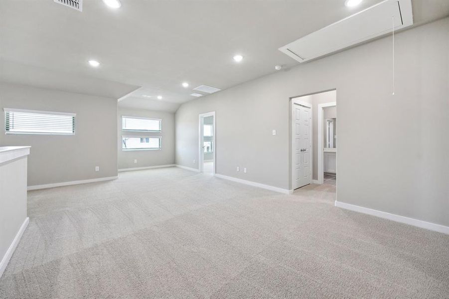 Spacious, unfurnished interior of a new home in Lakehaven, Farmersville (Image 19).