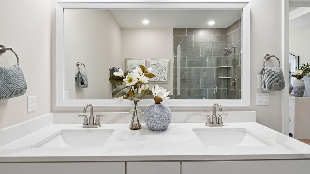 Representative interior finishes for a home built from the Braddock by Pulte Homes in Oakleaf Chase, Blythewood (Image 21).