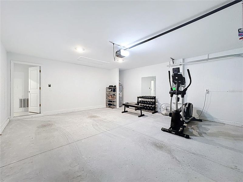 Spacious, unfurnished interior of a new home in Providence, Davenport (Image 23).