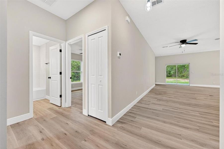 Spacious, unfurnished interior of a new home in , Eustis (Image 24).