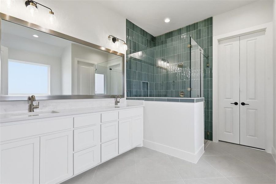 Furnished interior view inside a new home in Aledo Heights - Aledo ISD, Aledo (Image 9).