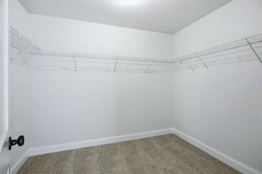 Spacious, unfurnished interior of a new home in , Stockbridge (Image 17).