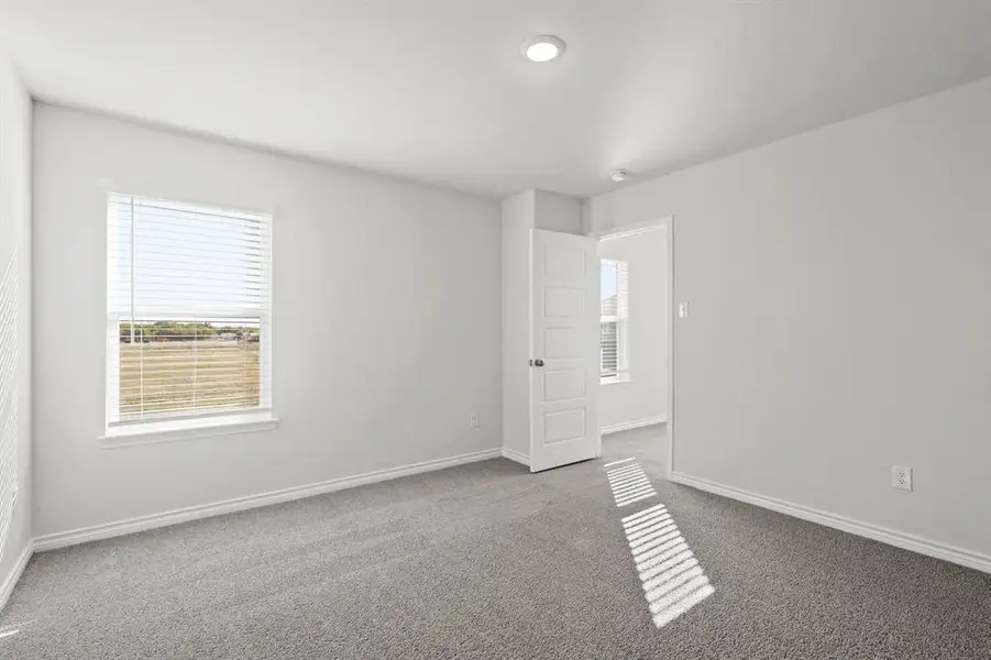 Spacious, unfurnished interior of a new home in Sycamore Landing, Fort Worth (Image 9). Spacious, unfurnished interior of a new home in Sycamore Landing, Fort Worth (Image 9).