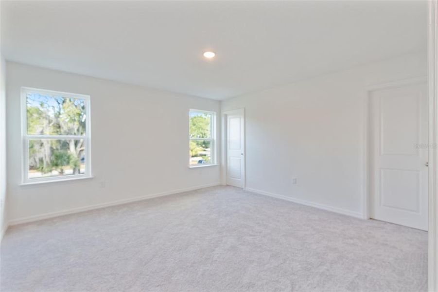 Spacious, unfurnished interior of a new home in Connors Cove, Eustis (Image 8).
