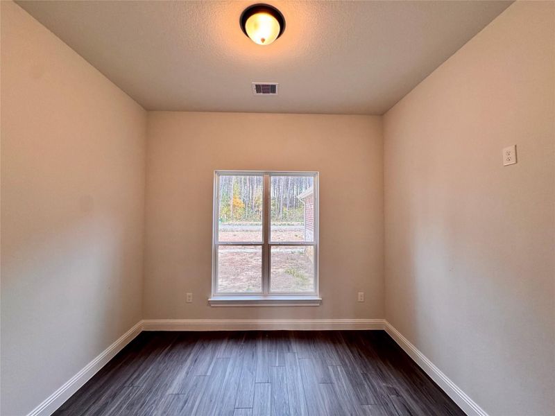 Spacious, unfurnished interior of a new home in Encino Estates, Dayton (Image 11).