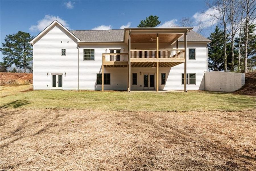 Exterior details and patio area of a home in , Murrayville (Image 31).