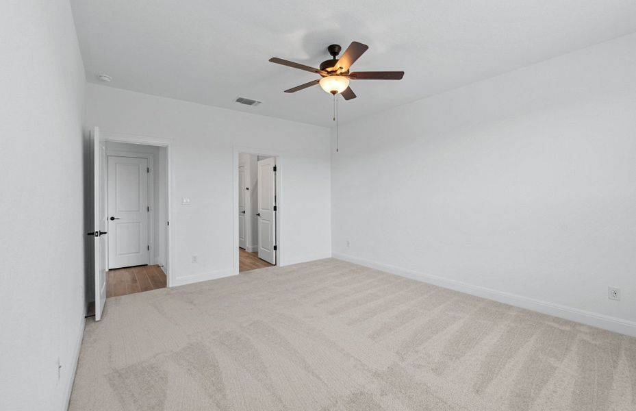 Spacious, unfurnished interior of a new home in Lagos, Manor (Image 19).