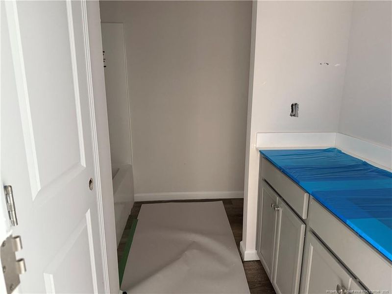 Upstairs Full Bathroom