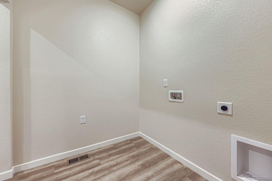 Spacious, unfurnished interior of a new home in , Westminster (Image 33).