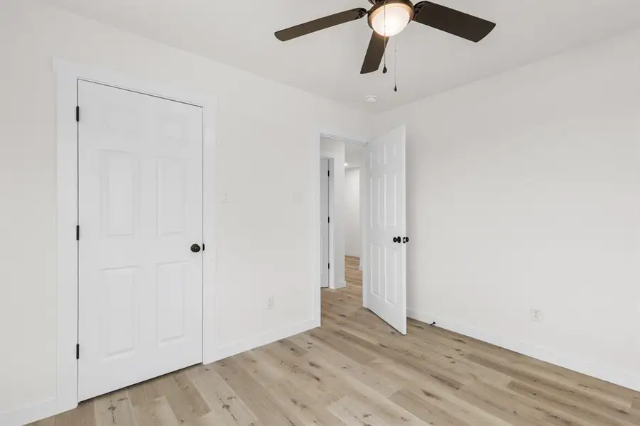 Spacious, unfurnished interior of a new home in , Robinson (Image 27).