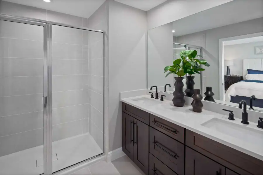 Owner's Bathroom Owner's Bathroom