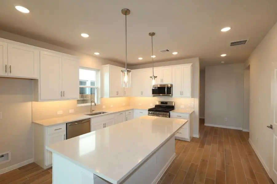 Furnished interior view inside a new home in The Grand Prairie 40’, Hockley (Image 5). Furnished interior view inside a new home in The Grand Prairie 40’, Hockley (Image 5).