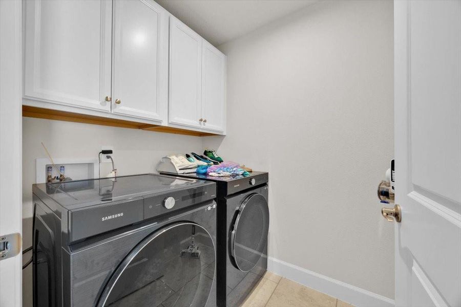 Furnished interior view inside a new home in , Apopka (Image 6).