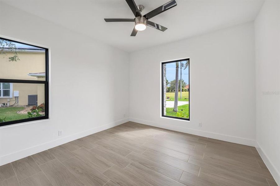 Spacious, unfurnished interior of a new home in , Punta Gorda (Image 40).