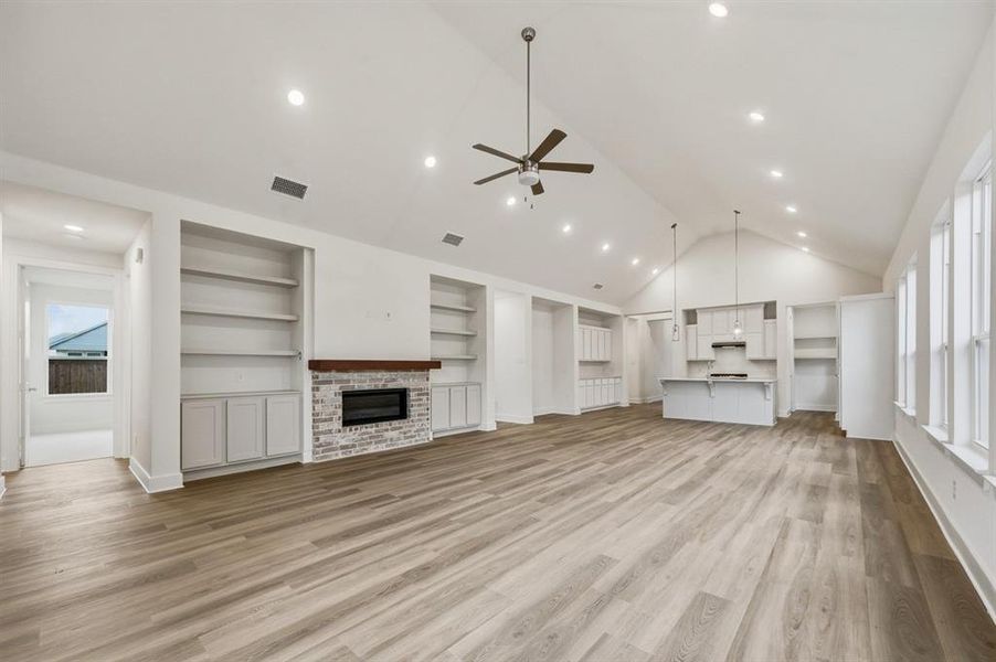 Spacious, unfurnished interior of a new home in Waterscape: 50ft. lots, Royse City (Image 21). Spacious, unfurnished interior of a new home in Waterscape: 50ft. lots, Royse City (Image 21).