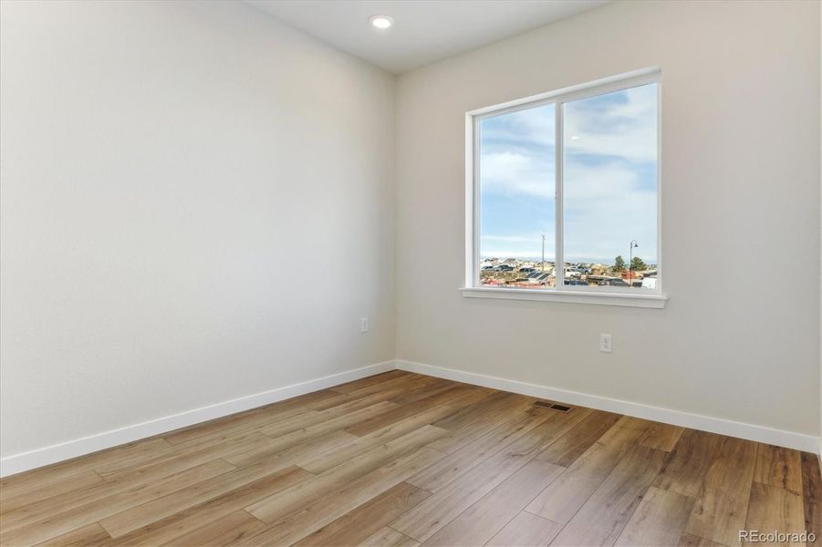 Spacious, unfurnished interior of a new home in Trails at Smoky Hill, Parker (Image 20).