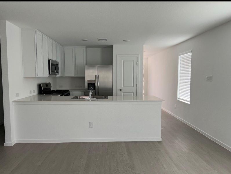 Furnished interior view inside a new home in Meadow Park, Conroe (Image 5). Furnished interior view inside a new home in Meadow Park, Conroe (Image 5).