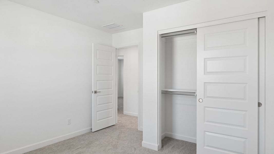 Spacious, unfurnished interior of a new home in The Buttes at Mystic, Peoria (Image 33).