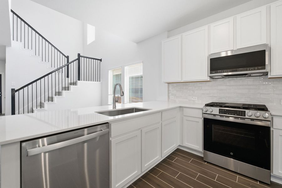 Furnished interior view inside a new home in Magnolia Springs, Montgomery (Image 8).