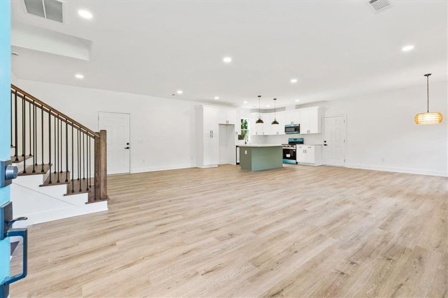 Spacious, unfurnished interior of a new home in , Fairburn (Image 12).