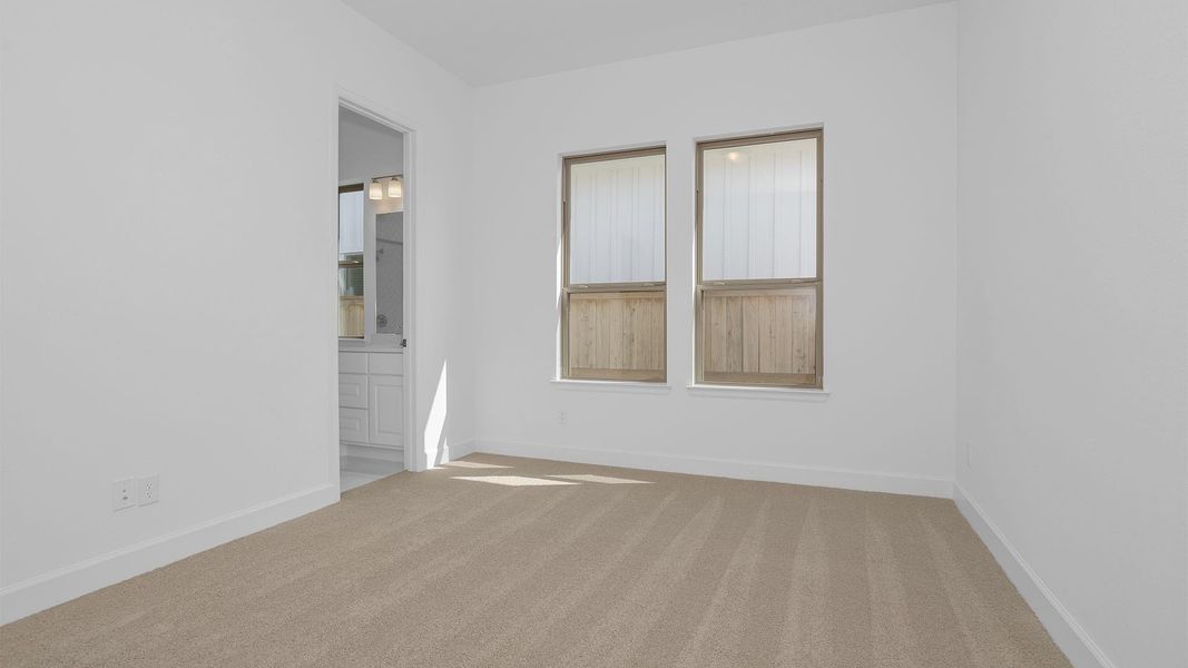 Spacious, unfurnished interior of a new home in Fulshear Lakes 80', Fulshear (Image 10).