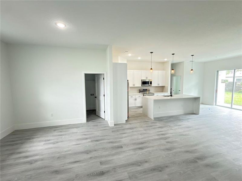 Spacious, unfurnished interior of a new home in , Ocala (Image 24).