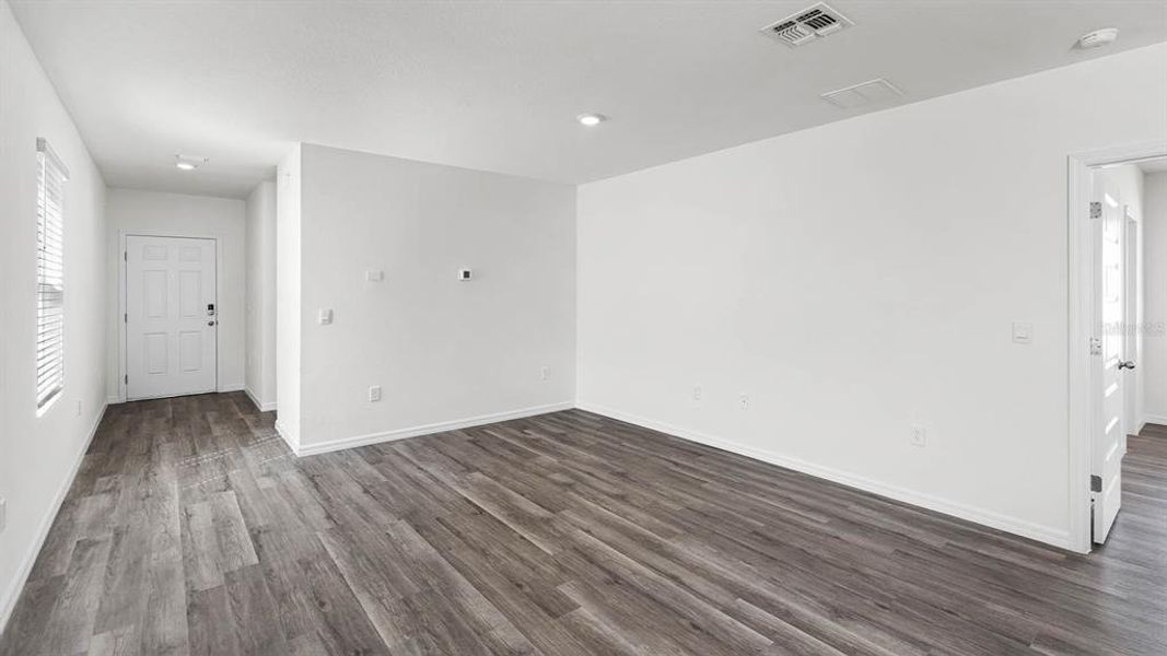Spacious, unfurnished interior of a new home in , Winter Haven (Image 17).