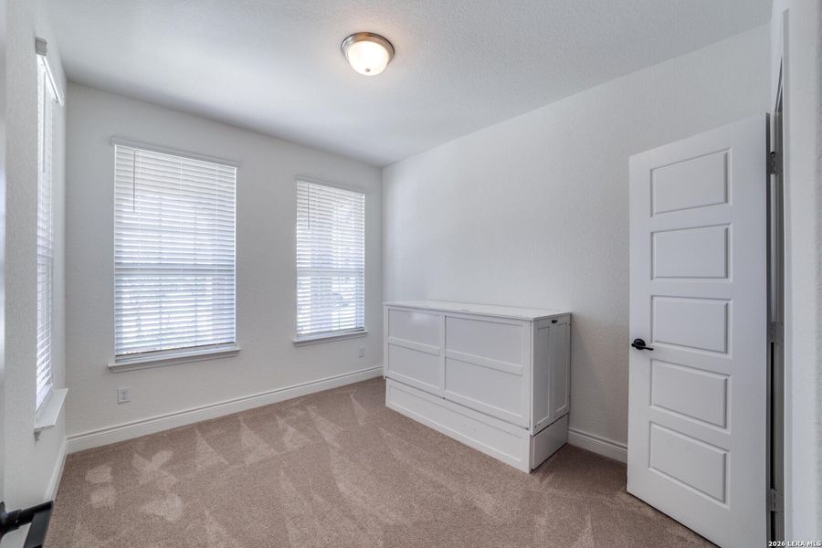 Spacious, unfurnished interior of a new home in Bison Ridge, San Antonio (Image 18).