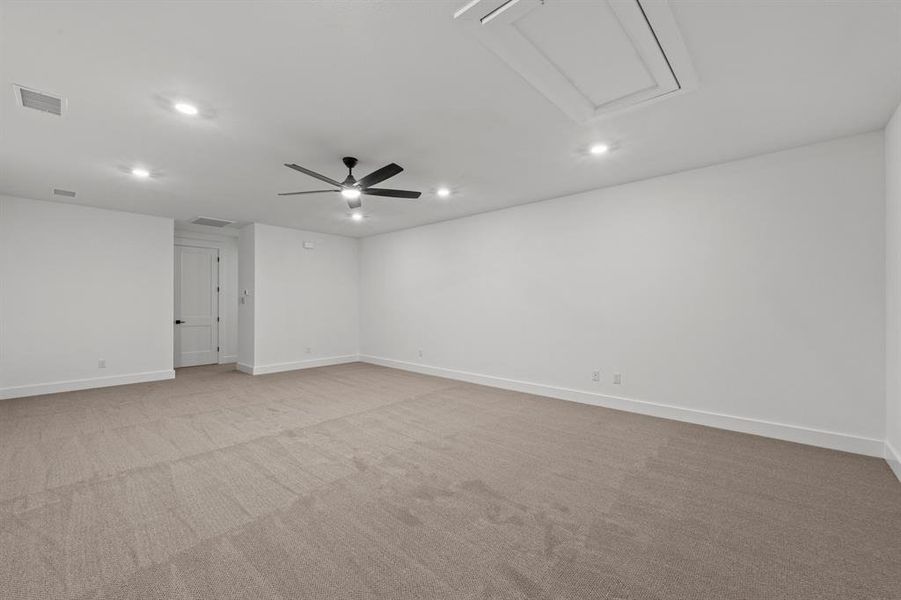 Spacious, unfurnished interior of a new home in , Krugerville (Image 14).