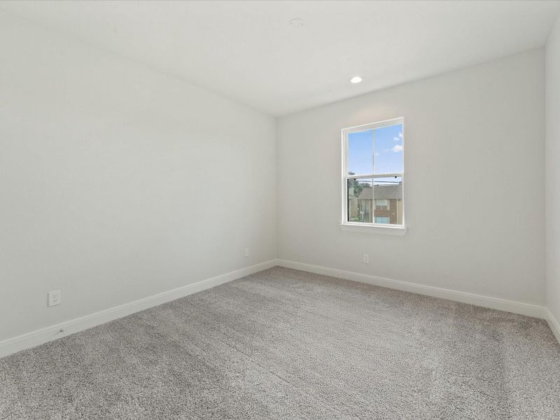 Spacious, unfurnished interior of a new home in Uptown District, Houston (Image 13).