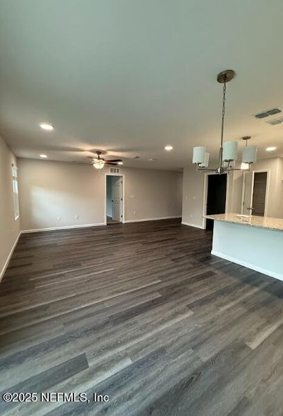 Spacious, unfurnished interior of a new home in , Jacksonville (Image 21).