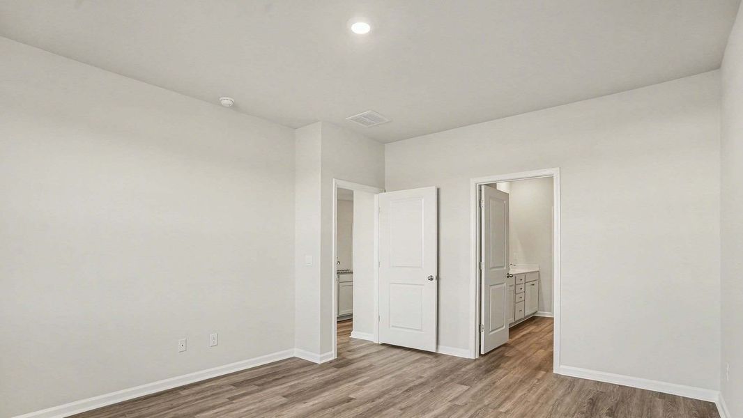 Spacious, unfurnished interior of a new home in Evington Place, Longs (Image 15). Spacious, unfurnished interior of a new home in Evington Place, Longs (Image 15).