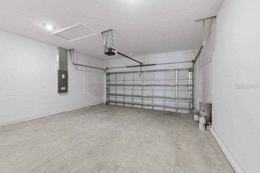 Spacious, unfurnished interior of a new home in Tiburon, Nokomis (Image 19).