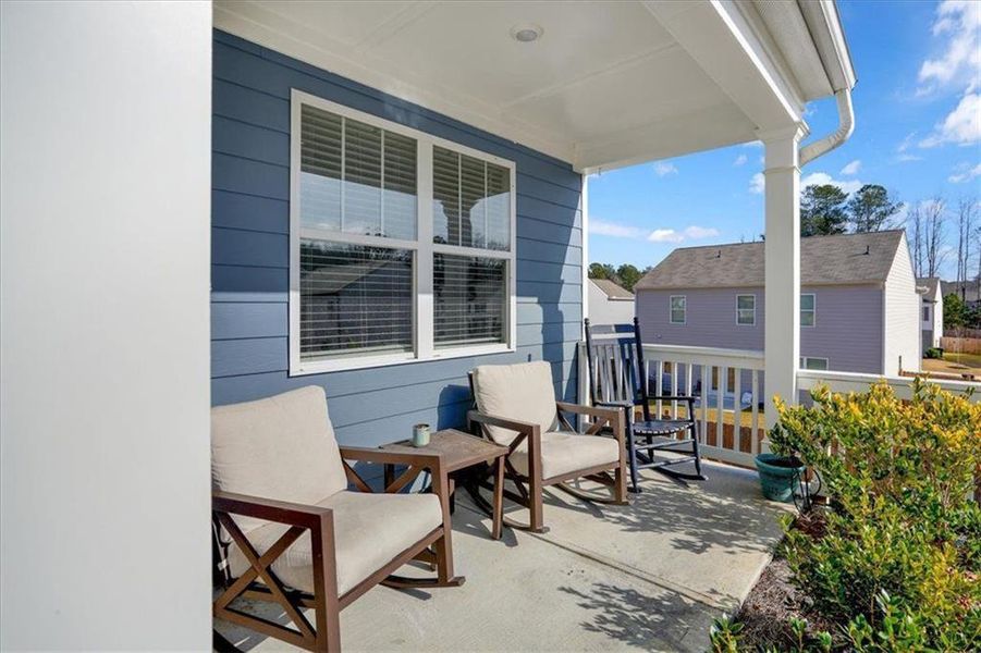 Exterior details and patio area of a home in , Dallas (Image 4).