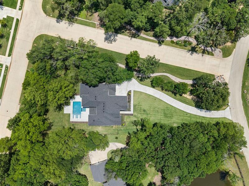 Community amenities in , Keller (Image 32).