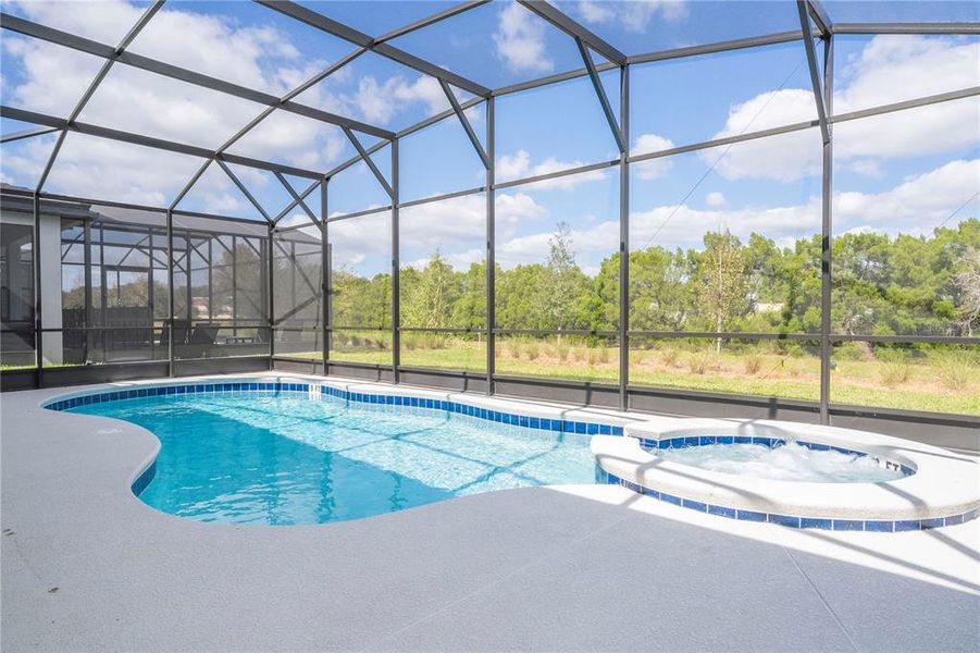 Exterior details and patio area of a home in , Orlando (Image 23).