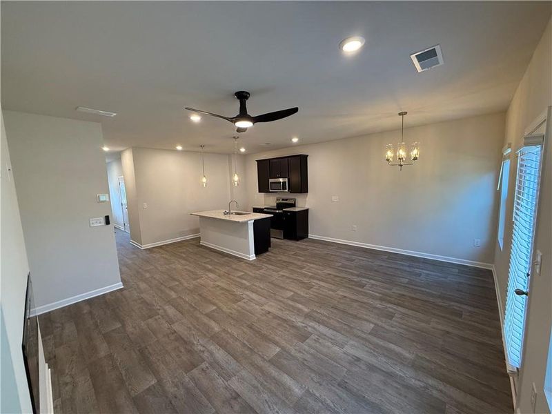 Spacious, unfurnished interior of a new home in Azalea Hills, Temple (Image 10).