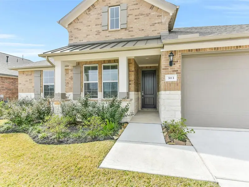Exterior details and patio area of a home in Lago Mar, Texas City (Image 3). Exterior details and patio area of a home in Lago Mar, Texas City (Image 3).
