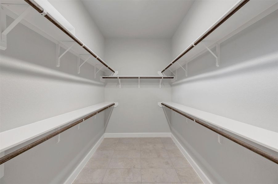 Spacious, unfurnished interior of a new home in Sienna - Landmark Row Collection, Missouri City (Image 22).