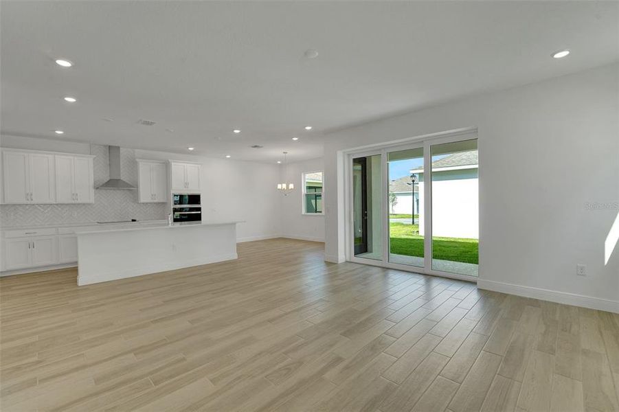 Spacious, unfurnished interior of a new home in Crossroads at Kelly Park, Apopka (Image 13).