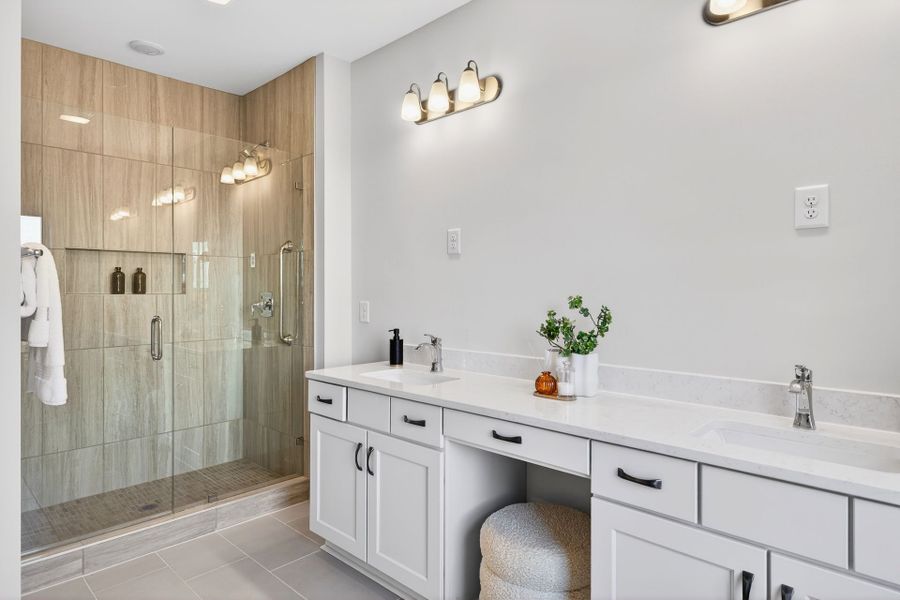 Furnished interior view inside a new home in Edgewater - Harbor Pointe, Lancaster (Image 23).