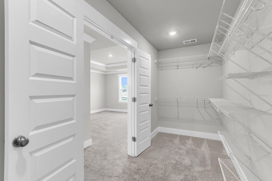 Spacious, unfurnished interior of a new home in , Summerville (Image 19).