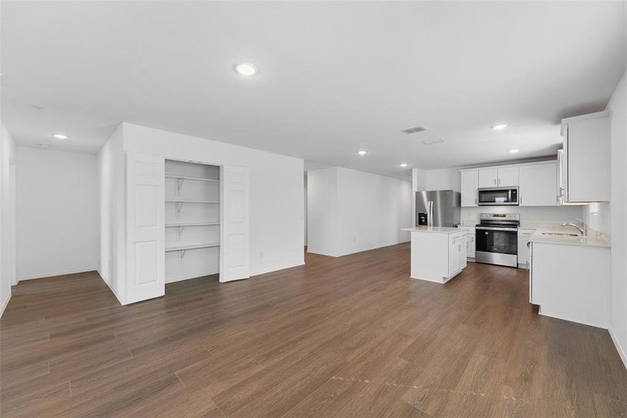Spacious, unfurnished interior of a new home in Arbordale, Forney (Image 14).