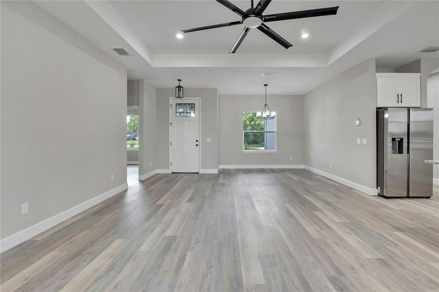 Spacious, unfurnished interior of a new home in , Dade City (Image 29).